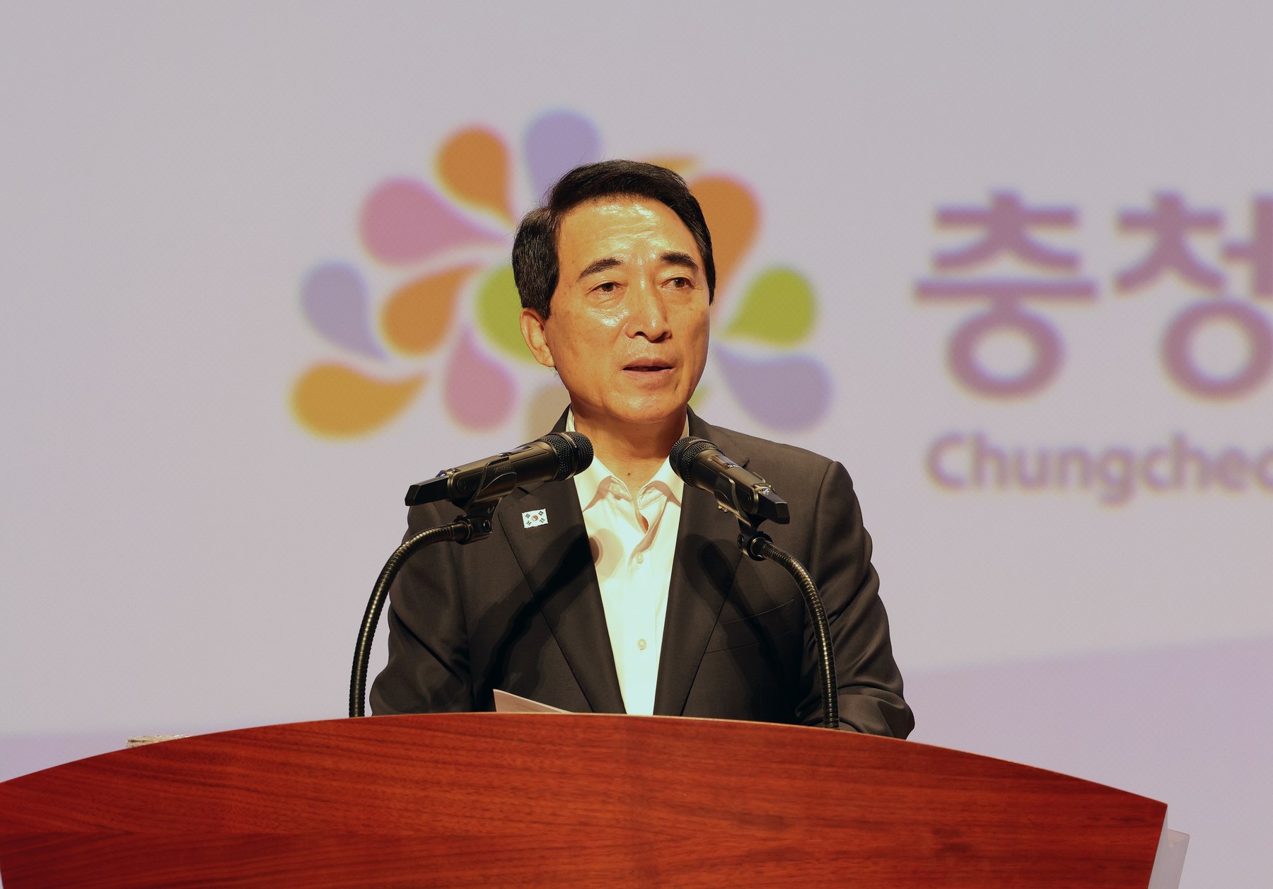 ‘권력 인지 감수성’ 꺼내든 박수현 지사